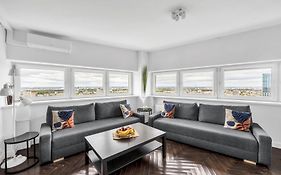 Apartments With View Of Warsaw 23Rd Floor